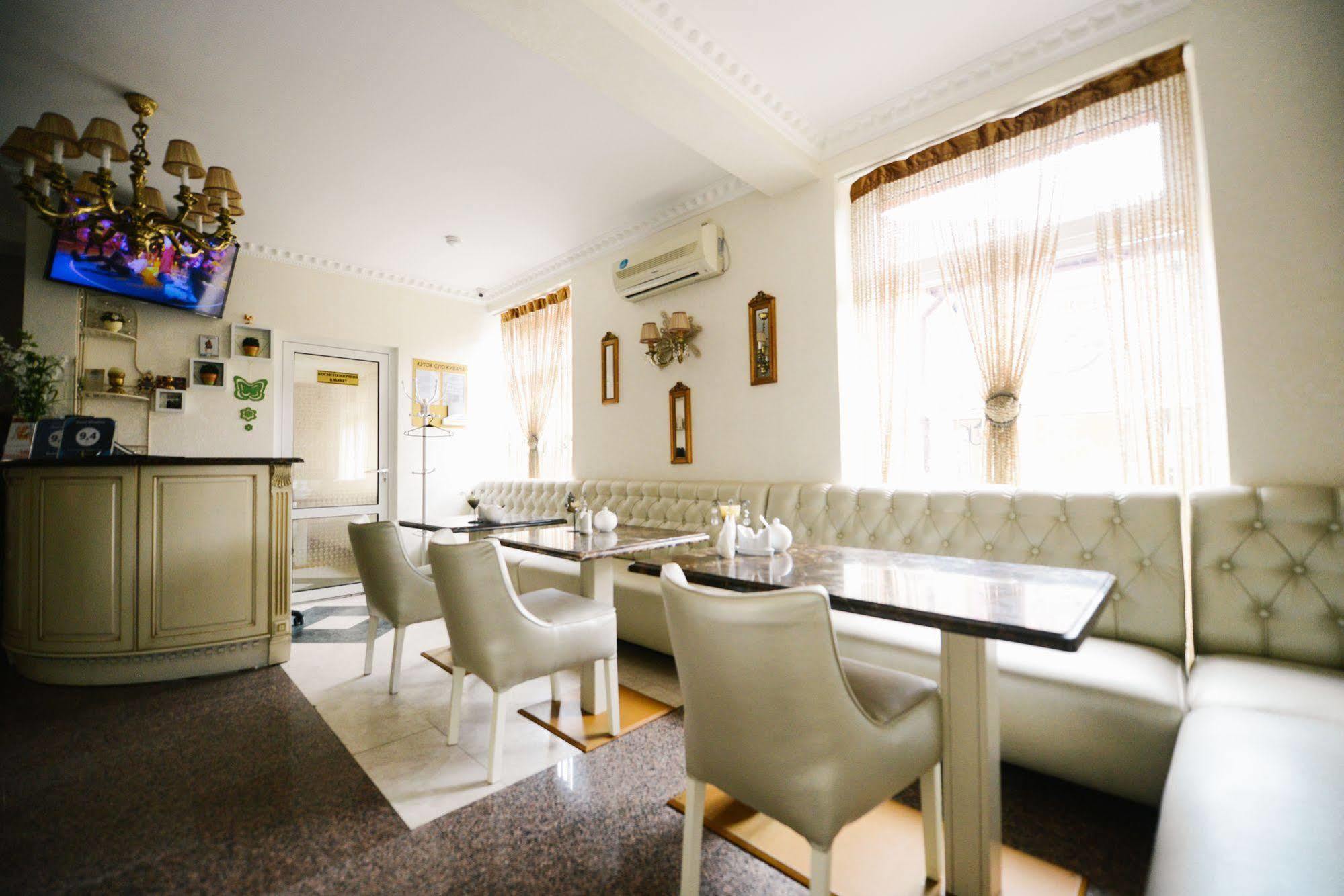 Hotel Afrodita Truskavets Ngoại thất bức ảnh