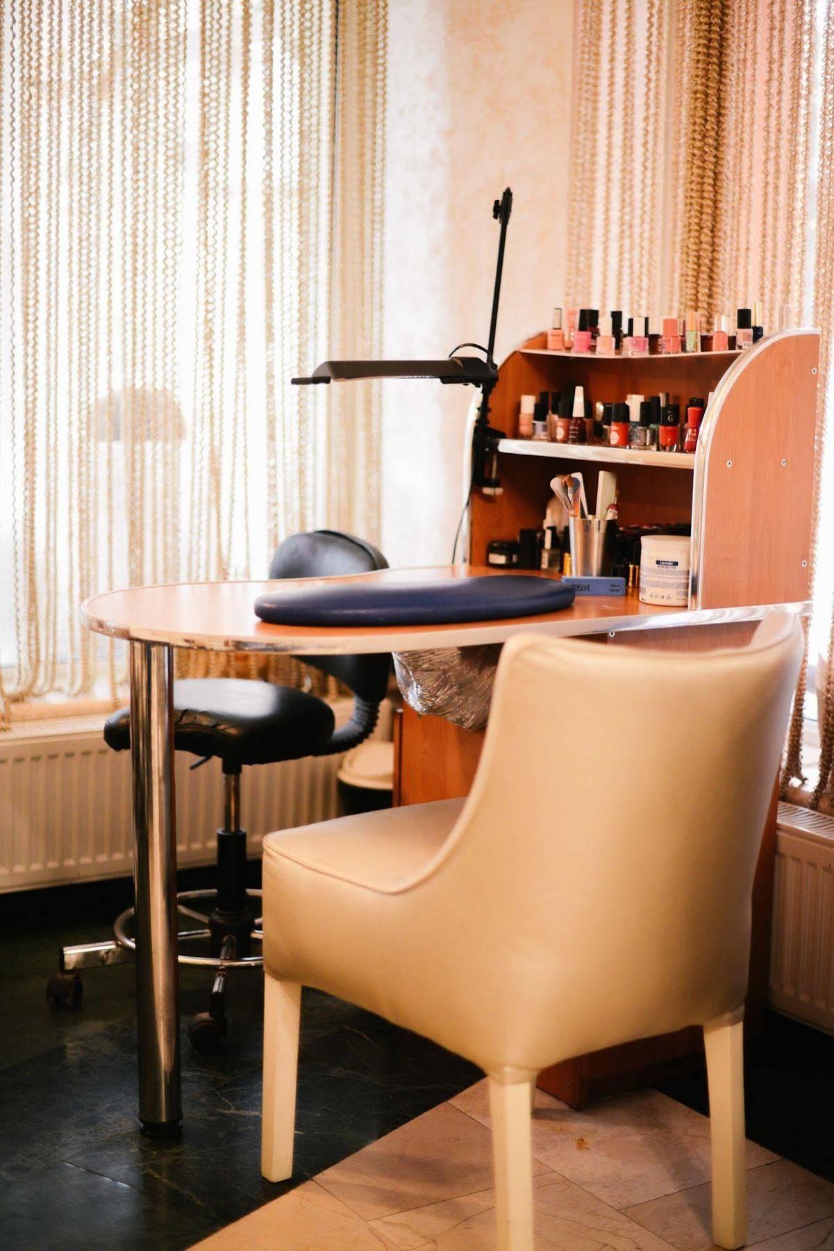 Hotel Afrodita Truskavets Ngoại thất bức ảnh