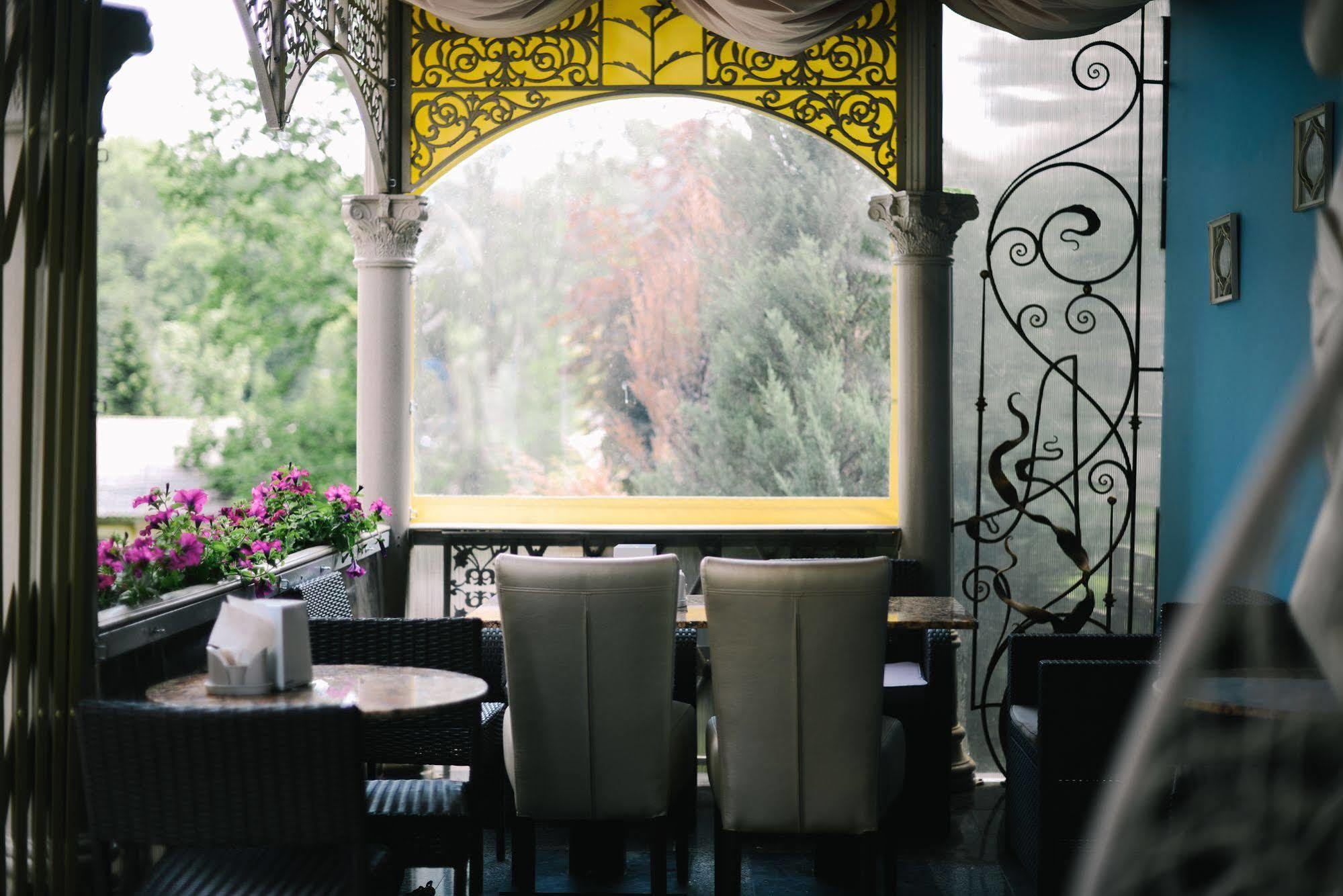 Hotel Afrodita Truskavets Ngoại thất bức ảnh